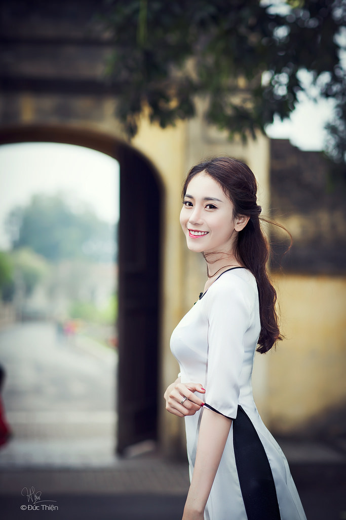 乳尖娇吟办公室少妇激情视频